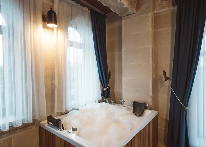 Hotel Leda Stone House